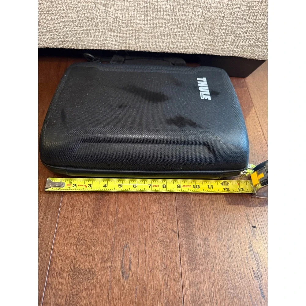 Thule Gauntlet Hard Shell Laptop Attache Case Black 13 inch Shoulder Bag Bag